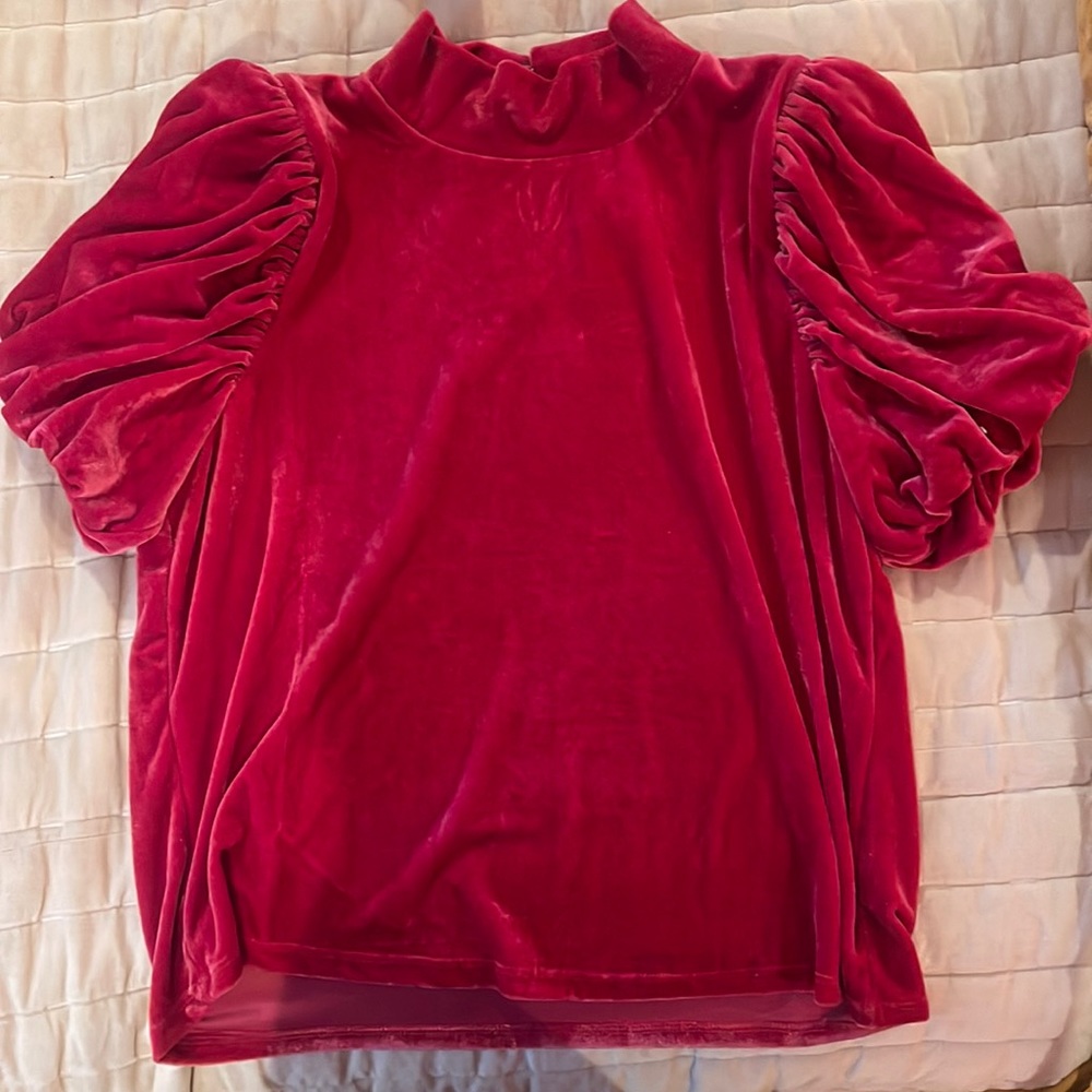 pink top